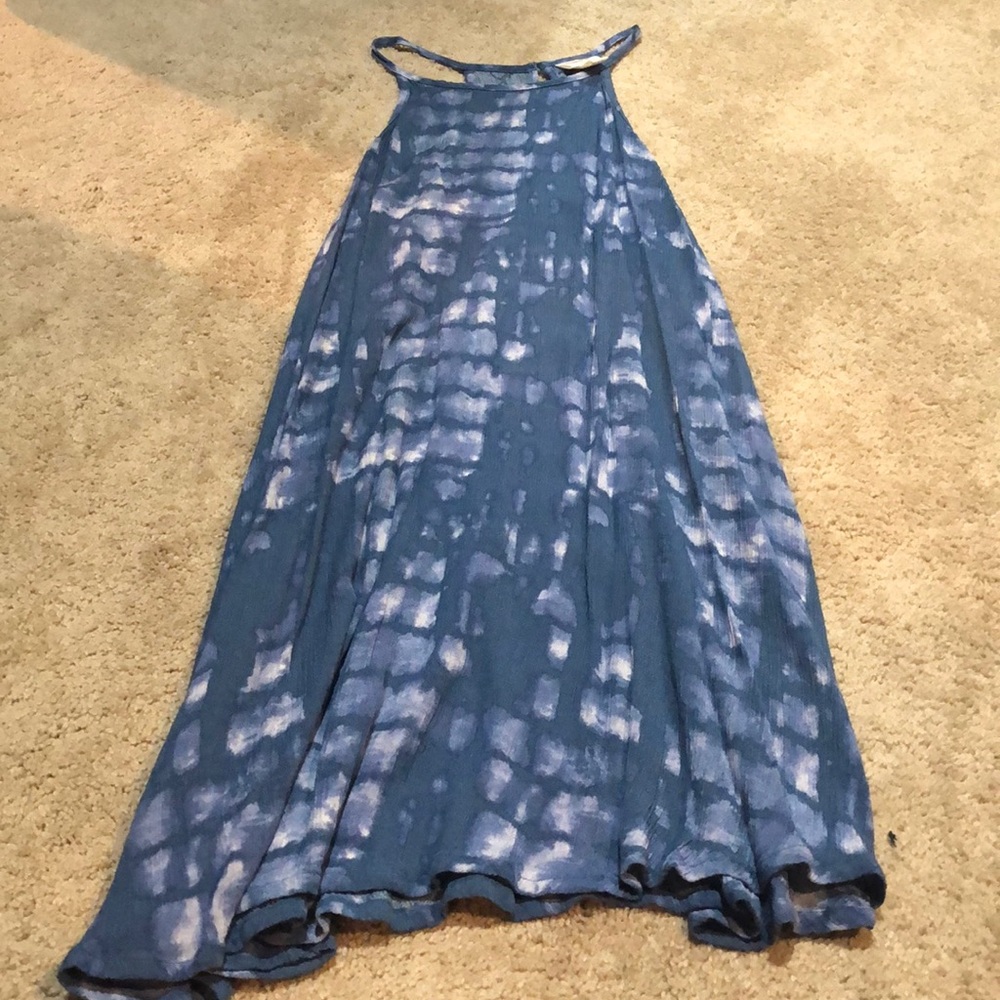 Cute flowy dress!